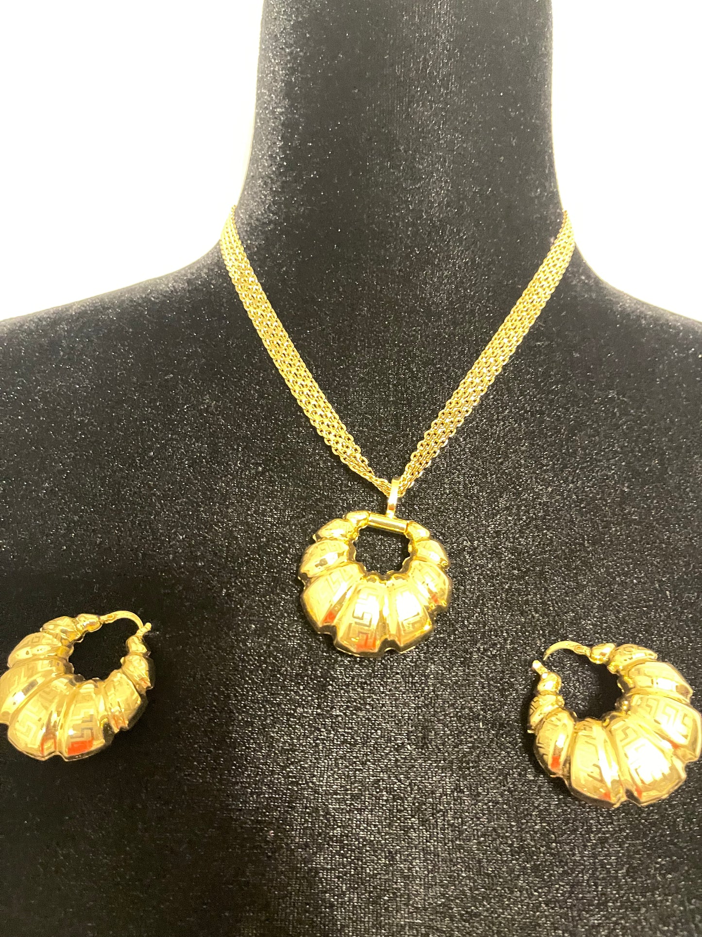 3 Piece Gold Puffy Set Jewelry