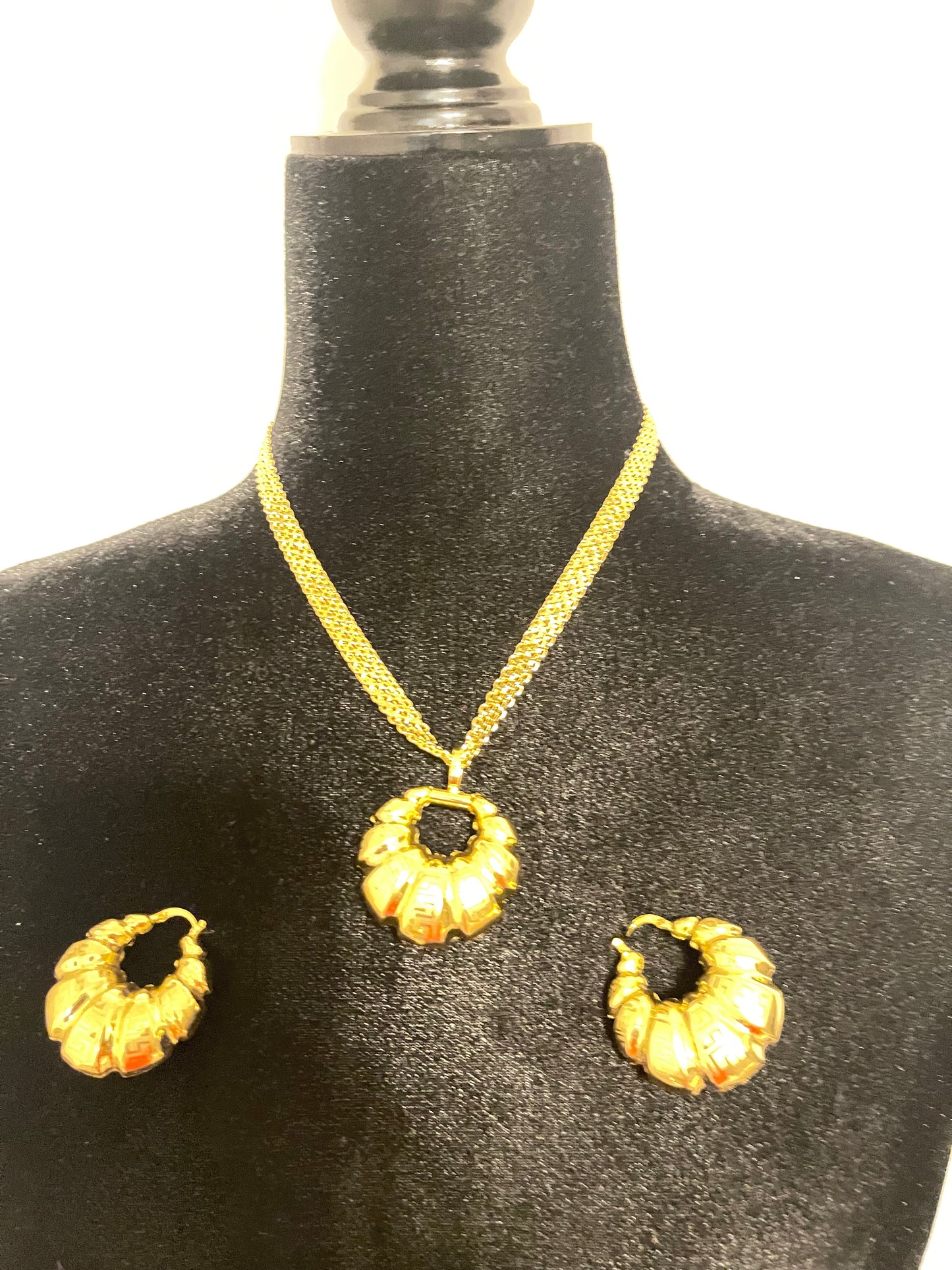 3 Piece Gold Puffy Set Jewelry